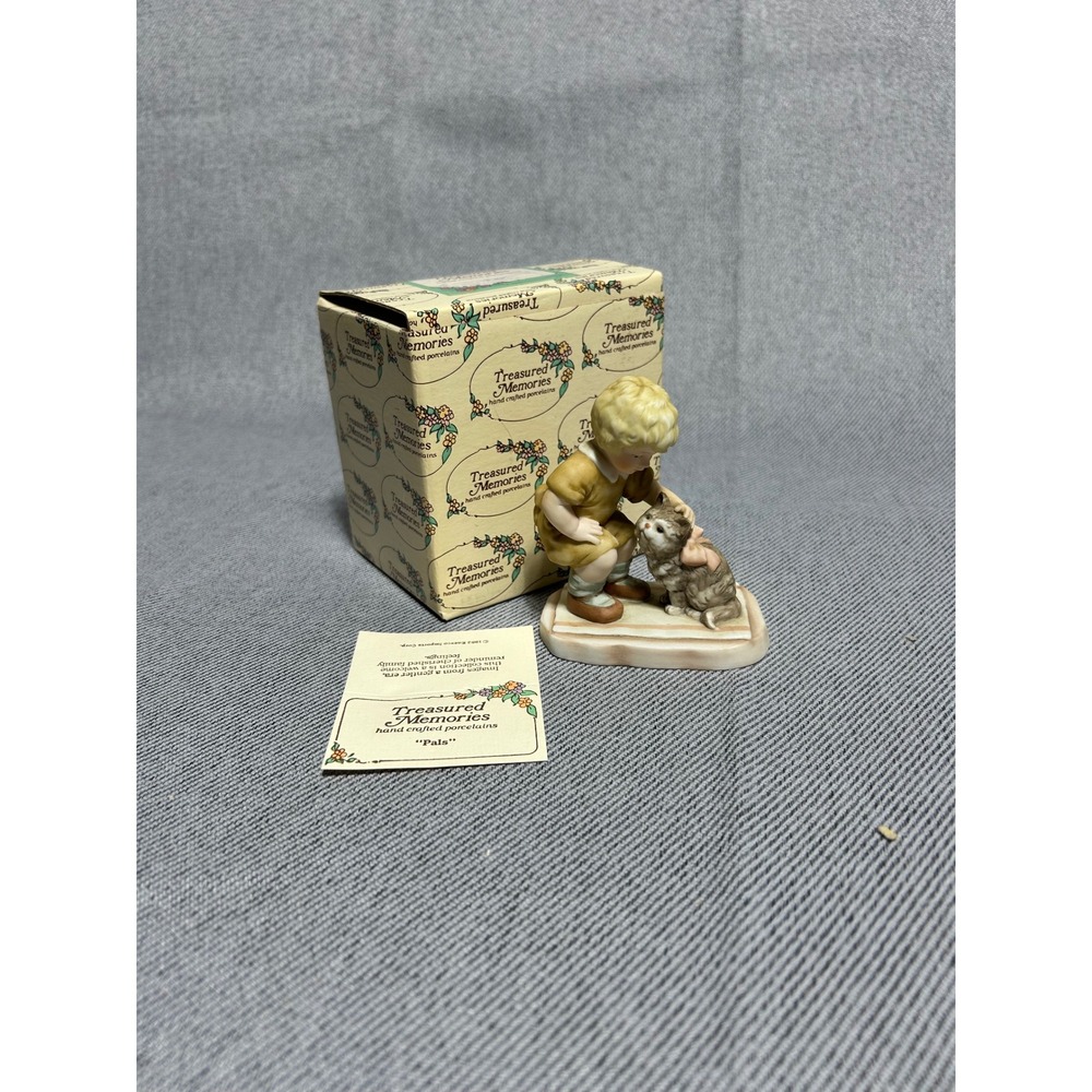 Enesco Treasured Memories Figurine Pals 1982 Yellow‎ Boy with Cat E-8803